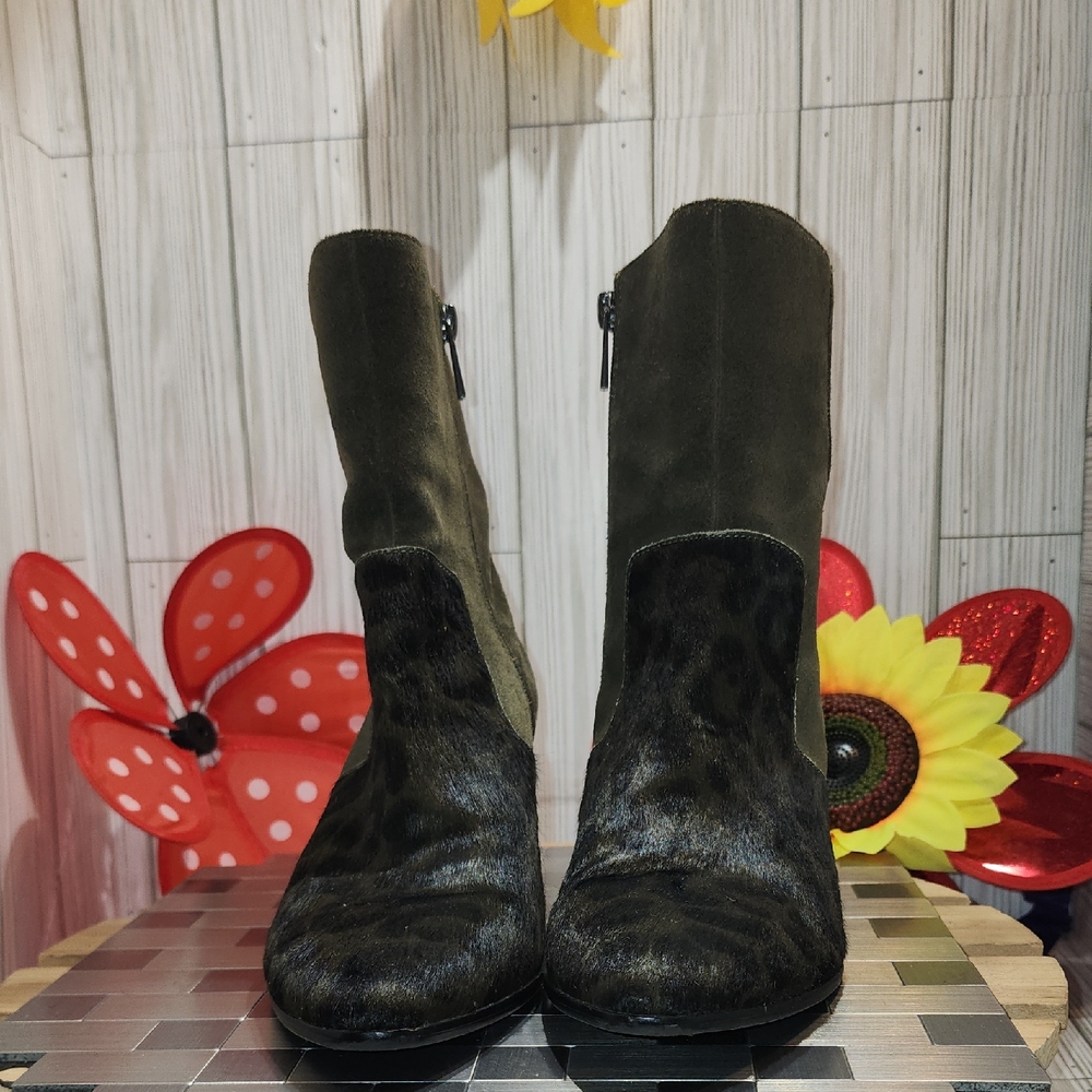 Lori‎ Goldstein Stylish Olive Green Women's Boots